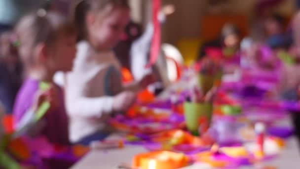 Girls Help Teacher Create Decoration For New Year Tree — Stock Video