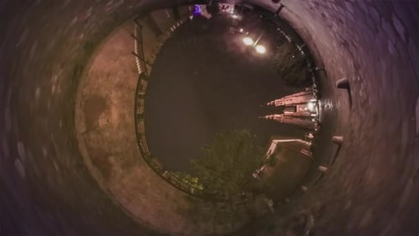 Opole katedra bei Nacht Kaninchenloch Planet 360-Grad-Urlaub in Opole historischen Gebäuden Architektur virtuellen Spaziergang durch alte Straßen im Alter von den Händen der Zeit — Stockvideo