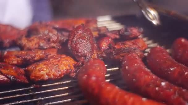 Fragrant Slices Chicken Fried Barbecue Sausages Cook Checks Level Roasting — Stok Video