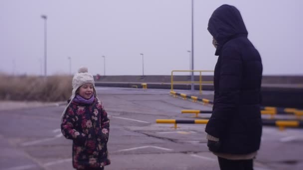 A Stone For Luck, a Surprise in Your Pocket.after a Sea Walk, the Daughter Shares a Find, Sea Treasures, Sea Stone — Stock Video