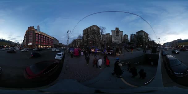 360 vr Underground Ukrayna eğlence eğlence Turizm Noel turizmde Kiev şehir meydanında Kiev Vintage mimaride Video girişi — Stok video