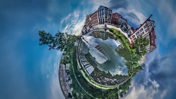 360 Grader Panorama Över Vackra Europeiska Staden Med Floden — Stockvideo