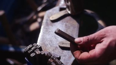 Güzel Çelik Nal 'ın Erkek Demirci Üretimi