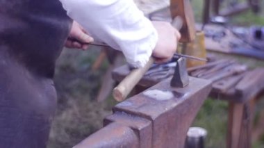 Metalik erimiş Metal Bracey Smith üretir