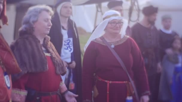 Vinnare i tävlingen "bästa historiska kostym" — Stockvideo