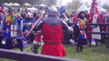 Şövalyeler bir savaş için hazırlanıyorlar