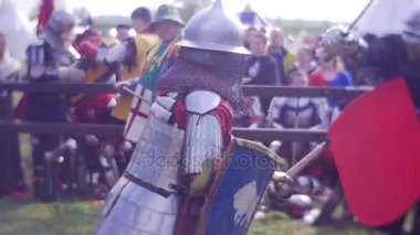 Ziyaretçi olduğunu iki Knights of Battle izlerken