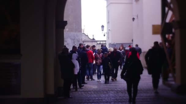 Jasna Gora Territory Doors Open Day People Walk Through Arch of Famous Church Tourism in Poland Watching Sights and Must See Places Religious Heritage — Stock Video