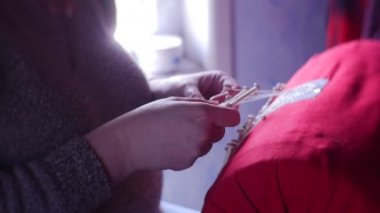 Anneannelerin beyaz konu ve özel ahşap eski moda iş parçacığı için sopa dantel örgü