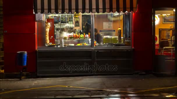 Tempo de lapso de vídeo de rua de trabalho restaurante fast food — Vídeo de Stock