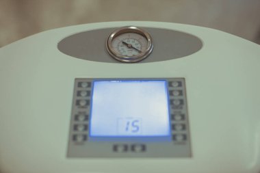 Güzellik salonunda vakum Masaj donatımı. Donanım kozmetik. Güzellik, sağlık.