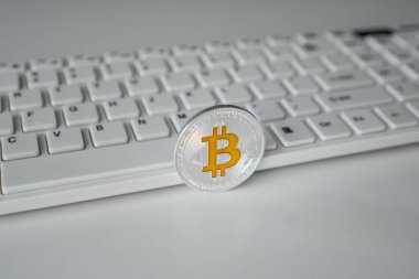 Bitcoin klavye arka plan üzerinde. BTC. cryptocurrency sembolü