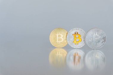 Bitcoins kümesi. Kripto para birimi. Sanal para birimi. Sanal iş