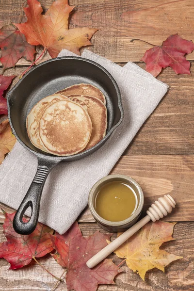 Coffee and pancakes — Stock Photo, Image
