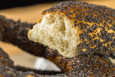 Haşhaş tohumu ile simit