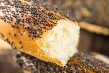 Haşhaş tohumu ile simit