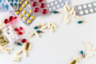 Tıbbi kırmızı kapsül