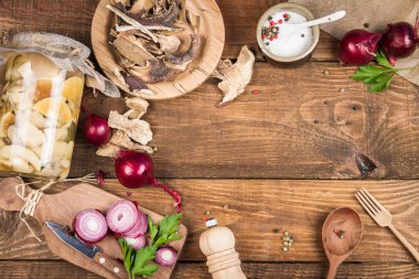 Konserve ve kurutulmuş mantar