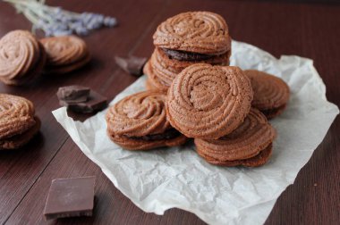Nane çikolata ganache sandviçle tanımlama bilgisi