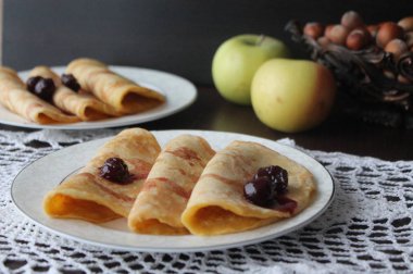 Sulu elma-kabak krep