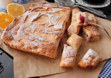 Erik turtası. Süzme peynir, sağlıklı Eating.Copy Cheesecake.Concept space.selective odak ile kek. 