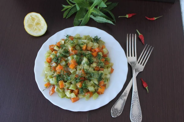 Stuvade zucchini med morötter — Stockfoto