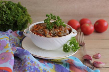 domates sosu, haşlanmış sebze