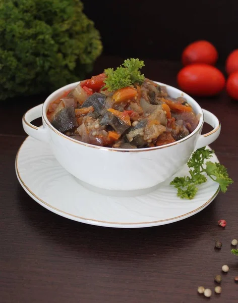 Legumes cozidos em molho de tomate — Fotografia de Stock