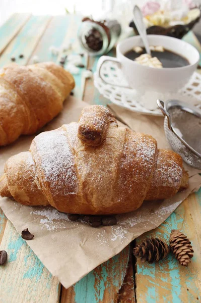 Coffee to go with croissants — Stock Photo, Image