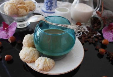 Yumuşak badem Amaretti bisküvi