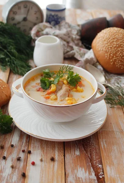 Creamy soup with corn and chicken — Stock Photo, Image