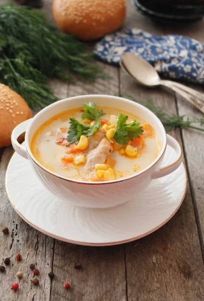 Creamy soup with corn and chicken — Stock Photo, Image