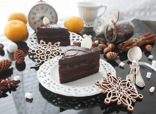 Chocolate Christmas cake — Stock Photo, Image