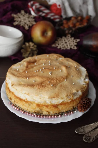 シャルロット ケーキ、りんご、シナモン. — ストック写真