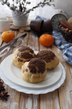 krokantom, kahve krem shu ile Cupcakes ile profiterol.