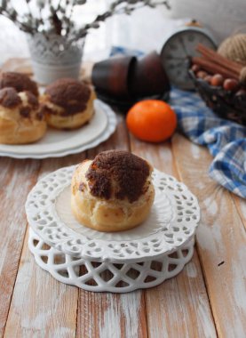 krokantom, kahve krem shu ile Cupcakes ile profiterol.