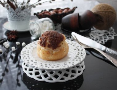 krokantom, kahve krem shu ile Cupcakes ile profiterol.