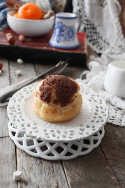 krokantom, kahve krem shu ile Cupcakes ile profiterol.