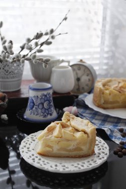 Ev yapımı elma pasta (Tsvetaevsky)