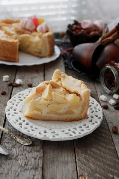 Hausgemachter Apfelkuchen Zwetajewski — Stockfoto