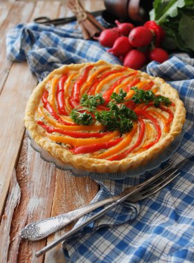 biber ve peynirli turta.