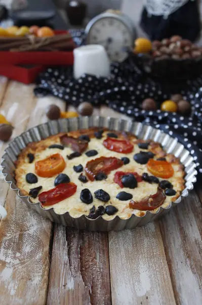 Zelfgemaakte Kaastaart Met Tomaten — Stockfoto