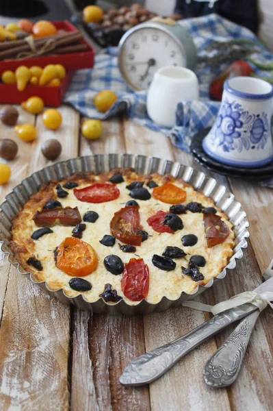 Pastel Queso Casero Con Tomates — Foto de Stock