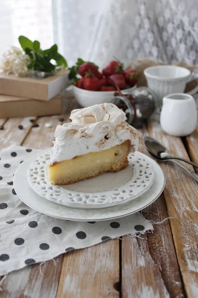 Pastel Pastel Limón Con Merengue — Foto de Stock