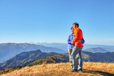 dağ manzarası seyir zevk hiking etkin yürüyüşçü görüntülemek