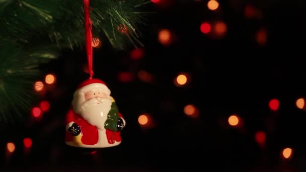 Capodanno. Giocattoli di Natale sull'albero di Natale. Inverno — Video Stock