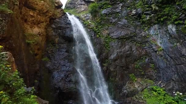 Водопад Кавказ Грузия, замедленная съемка — стоковое видео