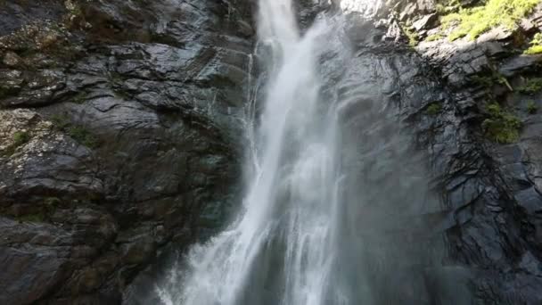 瀑布高加索格鲁吉亚，慢动作 — 图库视频影像