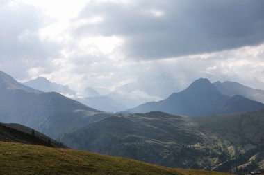 Dağ alp manzarası. Dolomitler, İtalya
