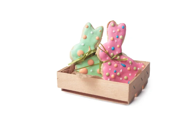 Coelho de Páscoa decorado em forma de biscoitos de gengibre — Fotografia de Stock